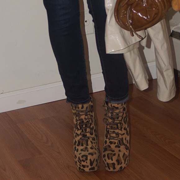 ‼️S A L E ‼️ Cheetah Print Heels - Picture 4 of 5